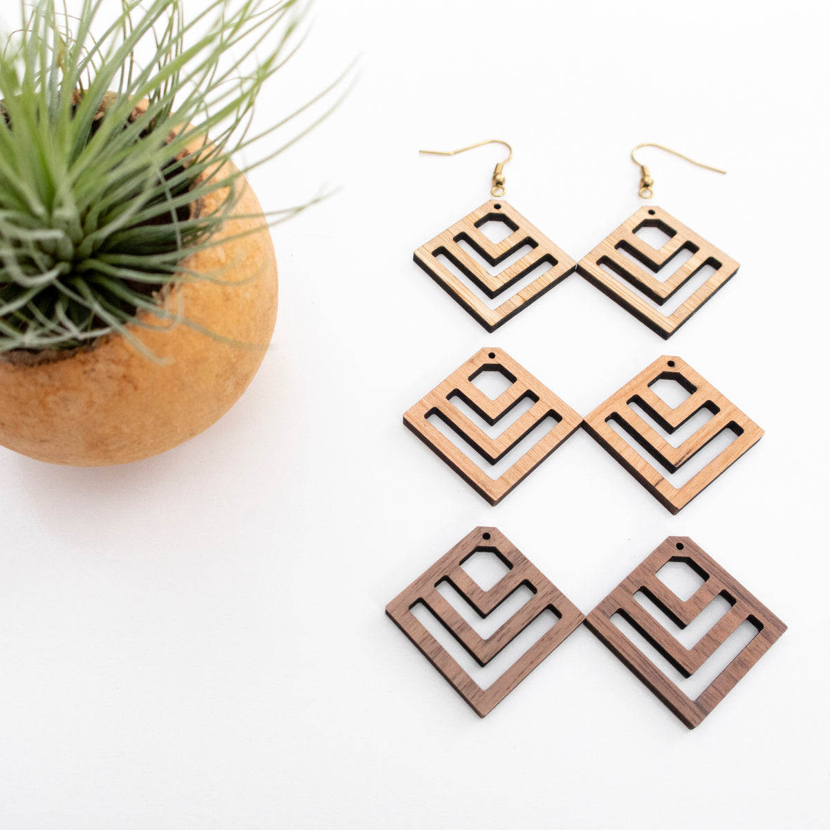 Earring Macrame Frames DIAMOND CHEVRON Pair